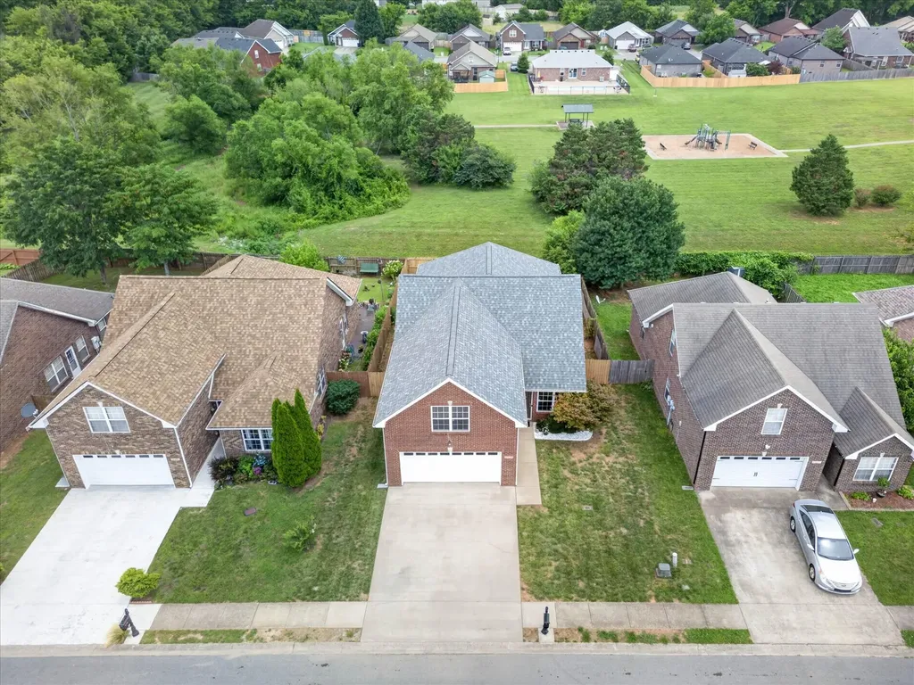 1009 Hendricks Court Clarksville TN 37040