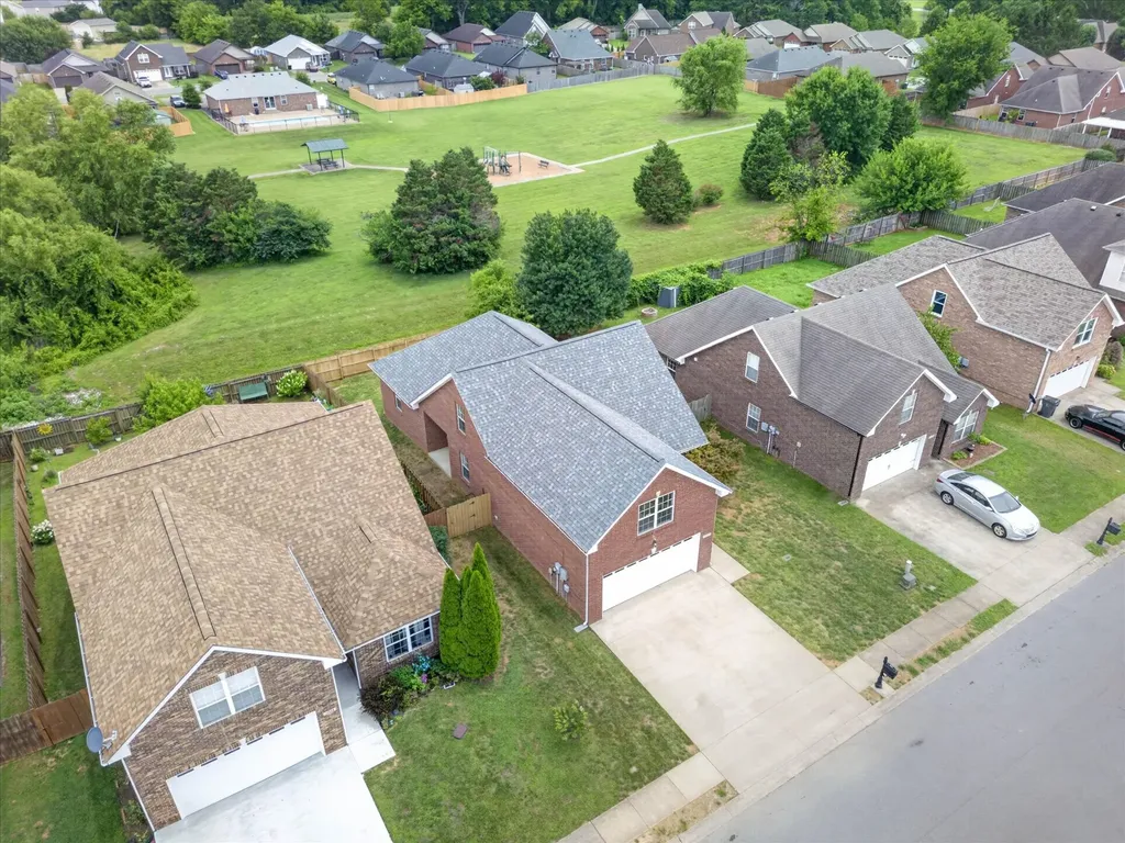 1009 Hendricks Court Clarksville TN 37040