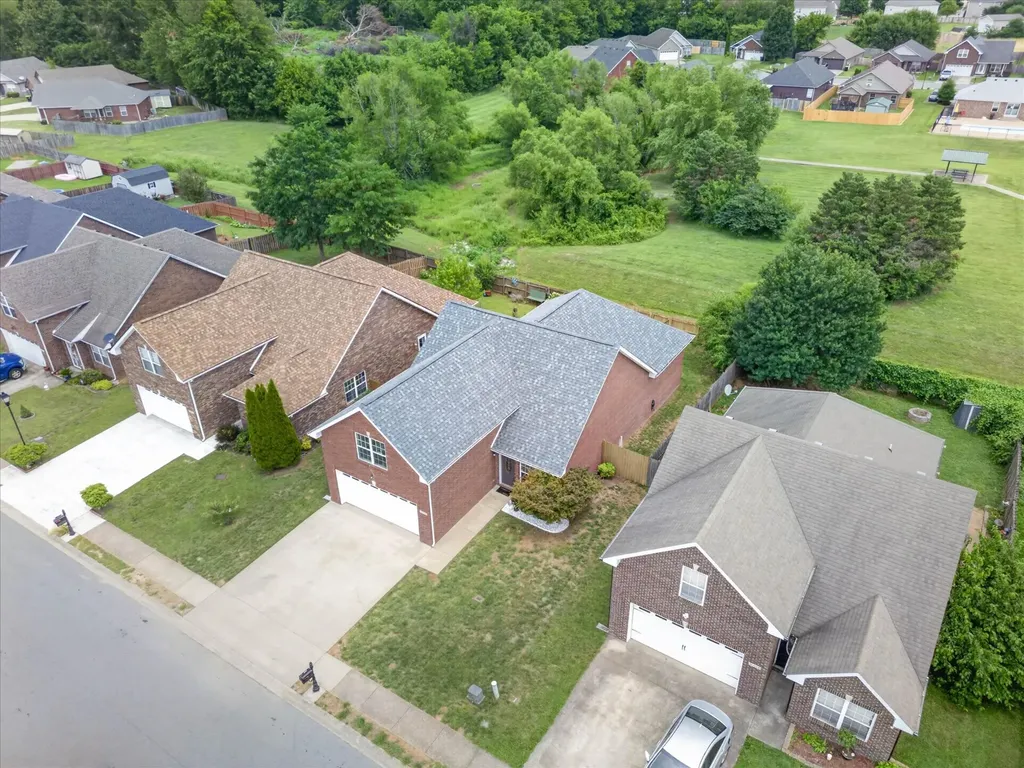 1009 Hendricks Court Clarksville TN 37040