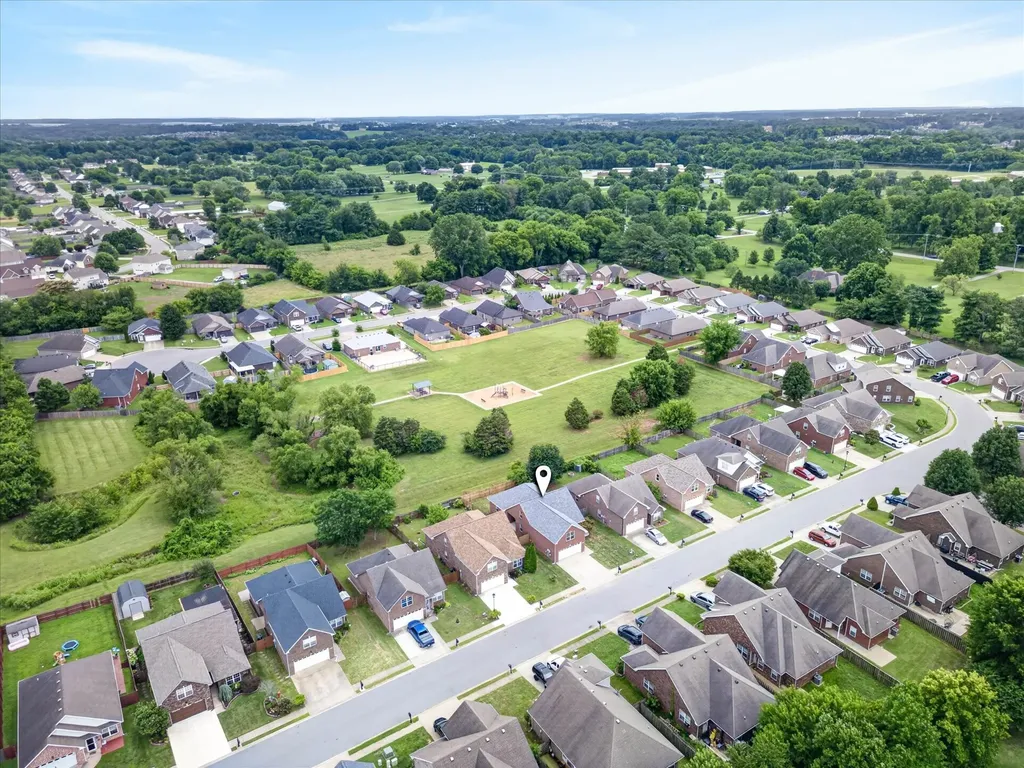 1009 Hendricks Court Clarksville TN 37040