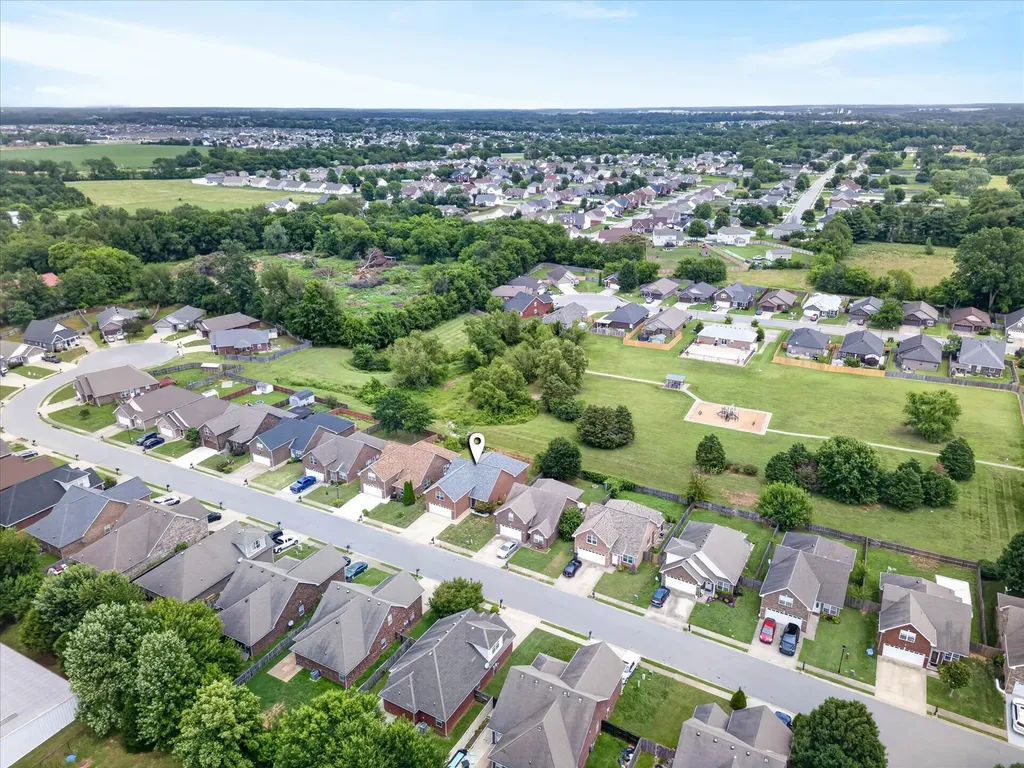 1009 Hendricks Court Clarksville TN 37040