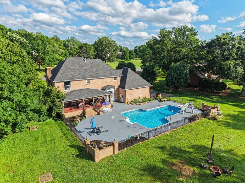 1012 Stirlingshire Drive Hendersonville TN 37075