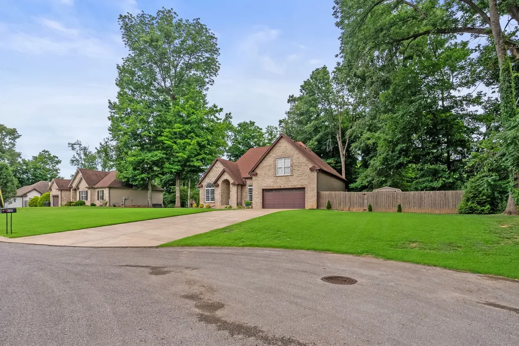848 Sycamore Drive Springfield TN 37172