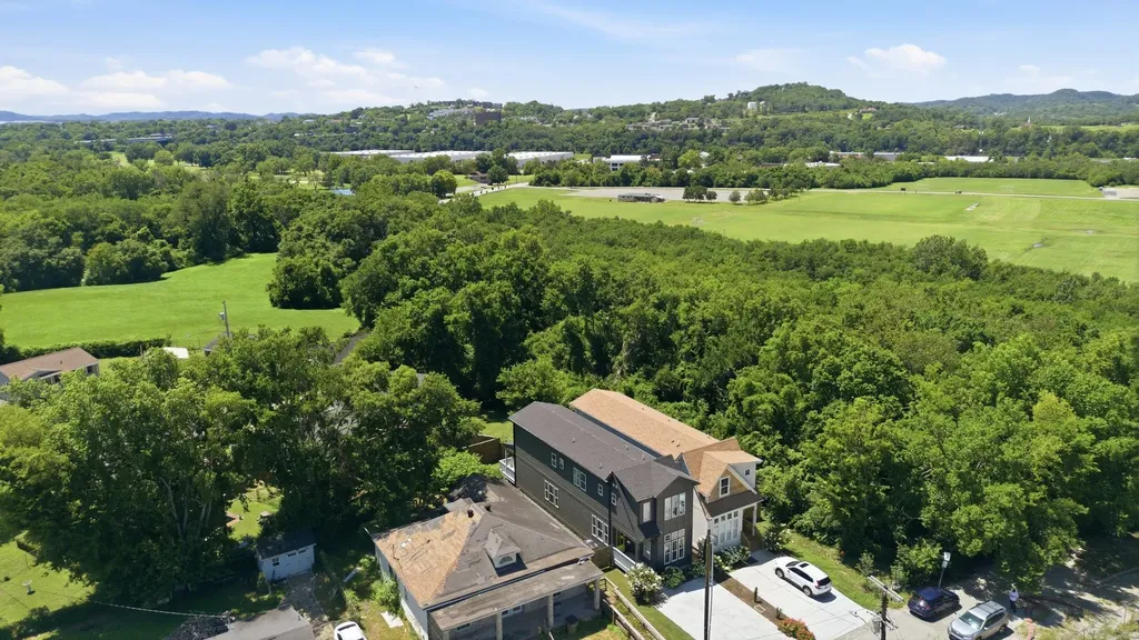 2421 14th Ave, N Nashville TN 37208