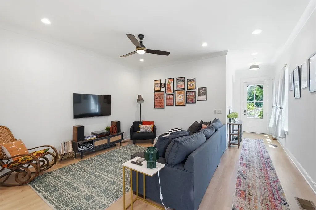 2421 14th Ave, N Nashville TN 37208