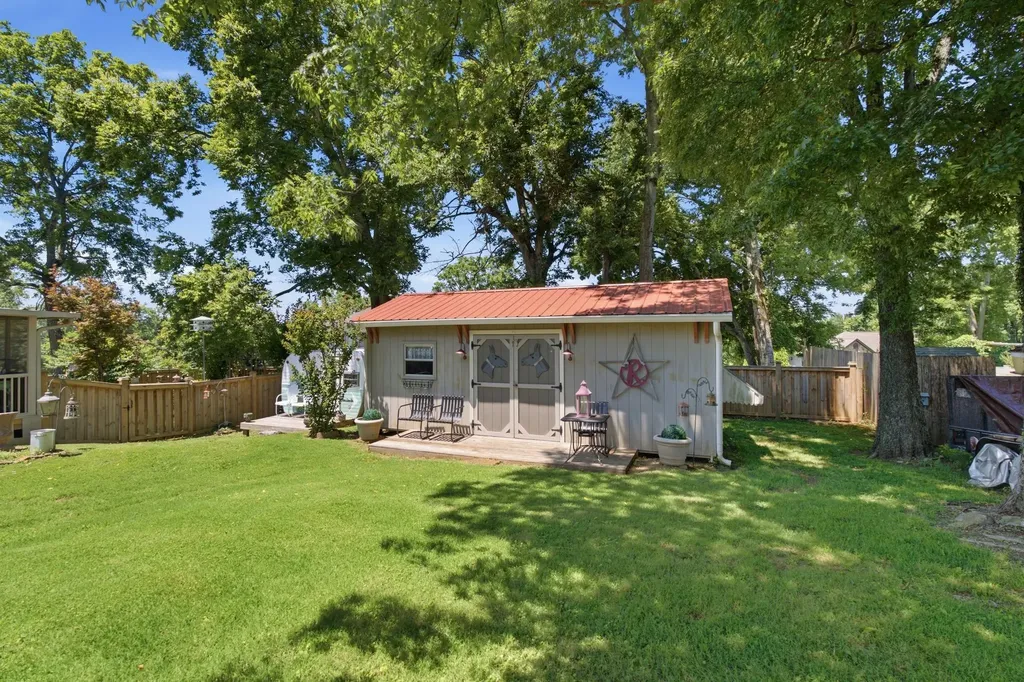 800 W 7th Street Columbia TN 38401