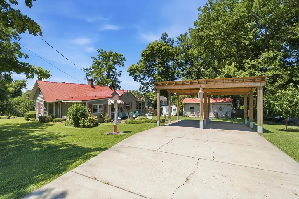 800 W 7th Street Columbia TN 38401