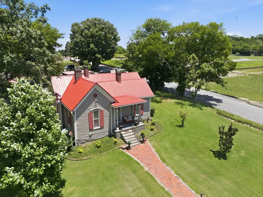 800 W 7th Street Columbia TN 38401