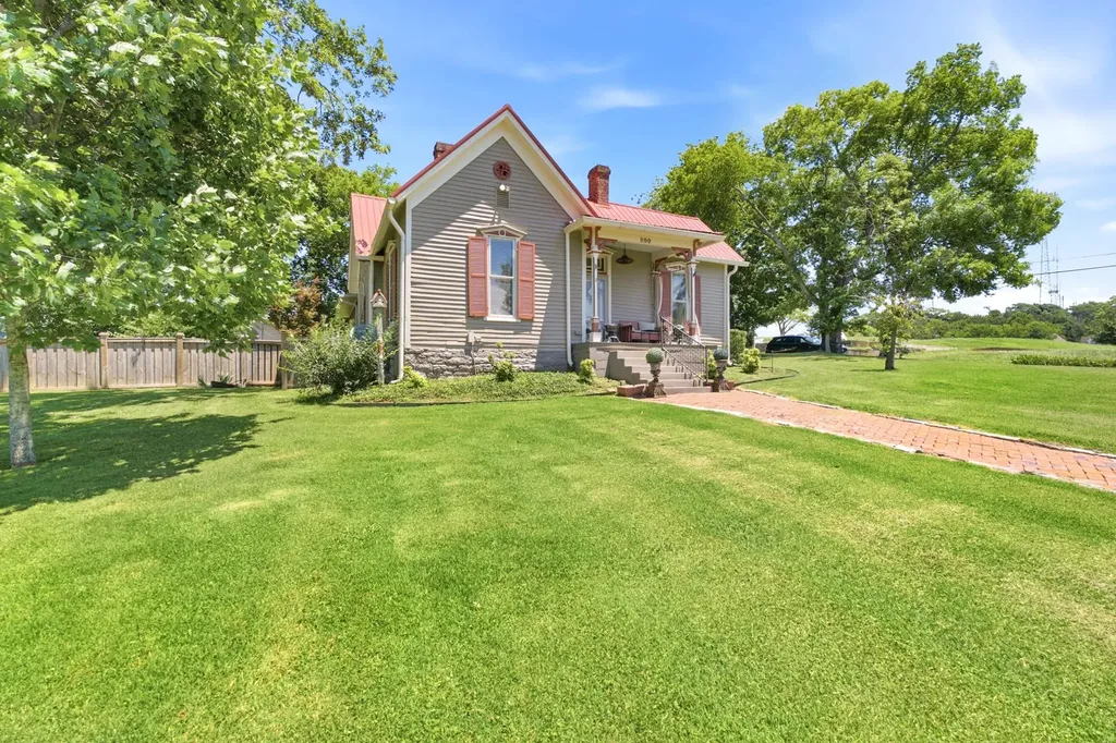 800 W 7th Street Columbia TN 38401