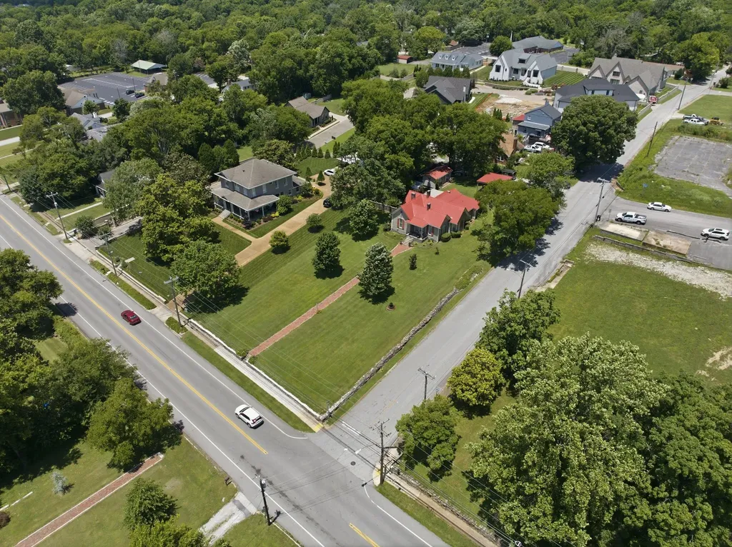 800 W 7th Street Columbia TN 38401