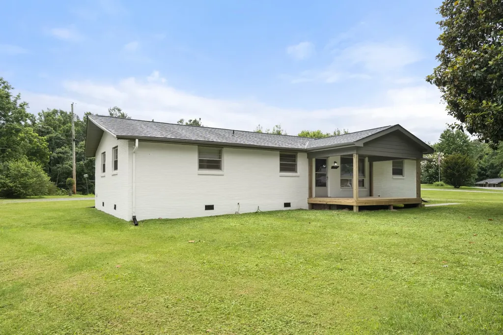 1156 Chestnut Drive Burns TN 37029