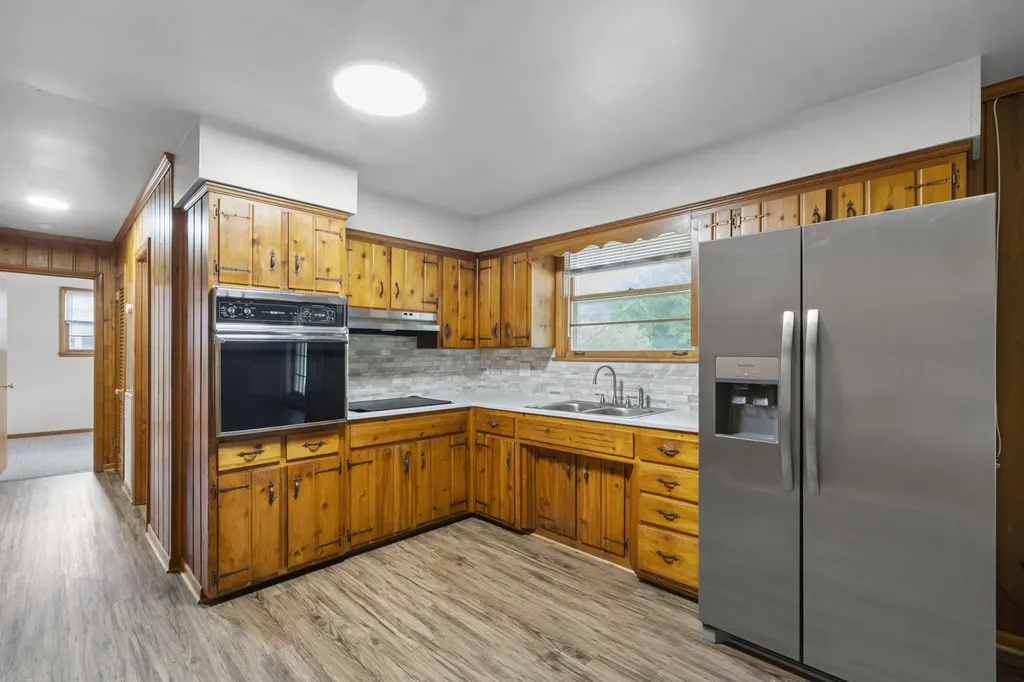 1156 Chestnut Drive Burns TN 37029