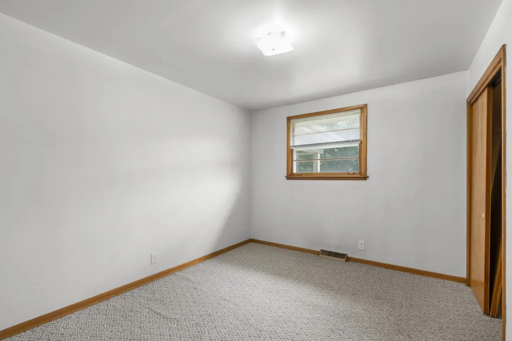 1156 Chestnut Drive Burns TN 37029