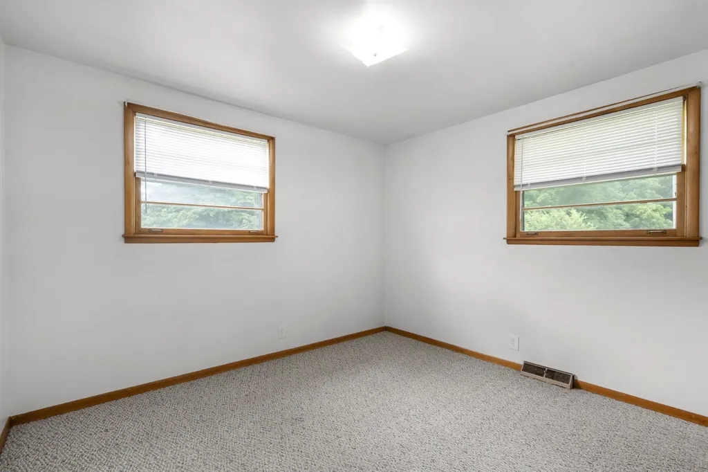 1156 Chestnut Drive Burns TN 37029