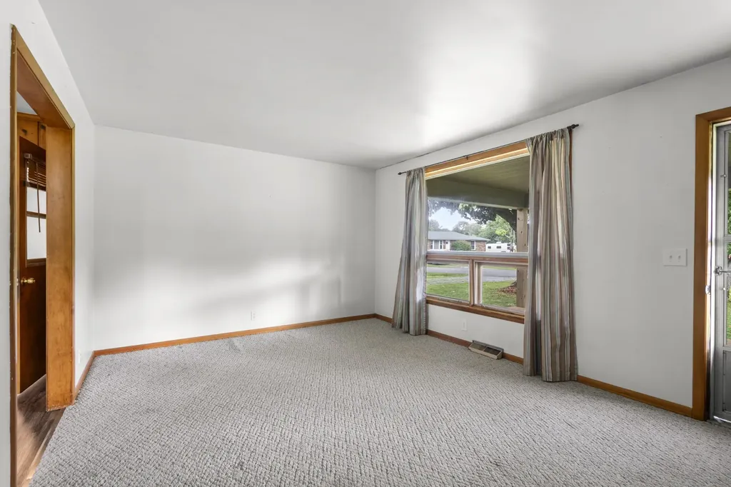 1156 Chestnut Drive Burns TN 37029