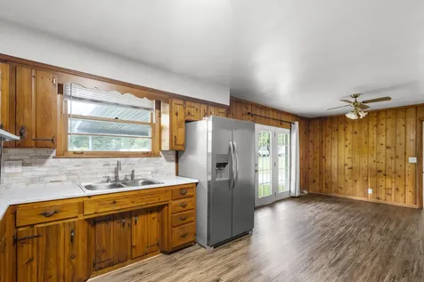 1156 Chestnut Drive Burns TN 37029