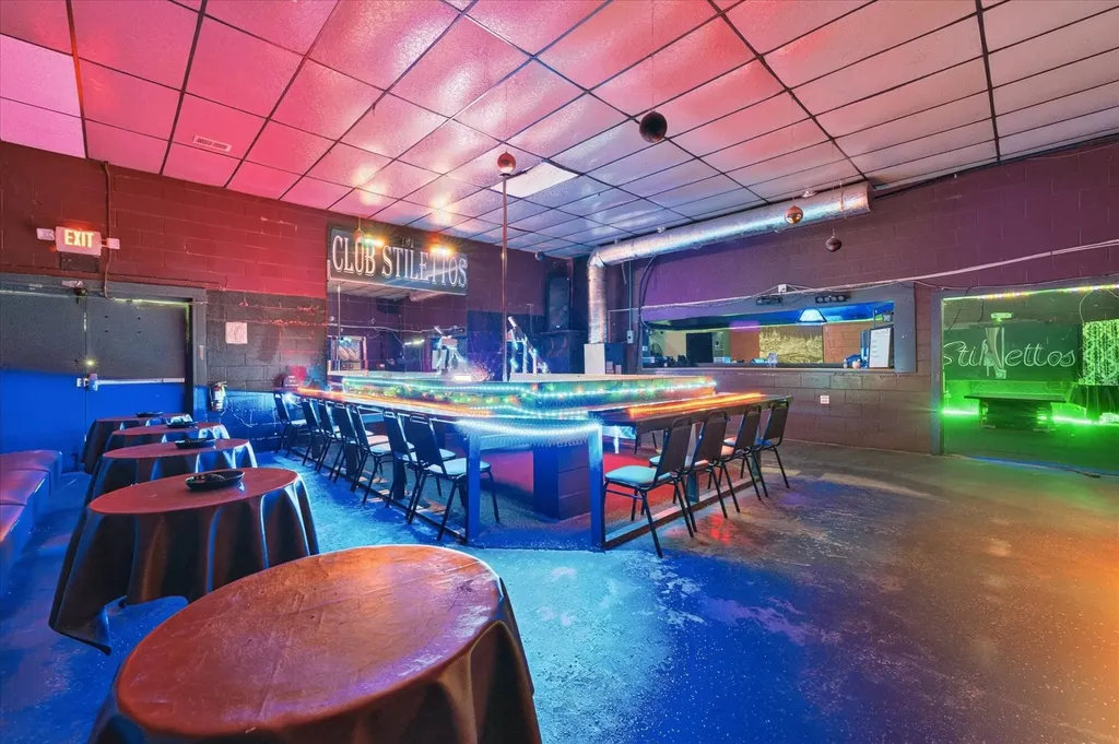 1360 College Street Clarksville TN 37040