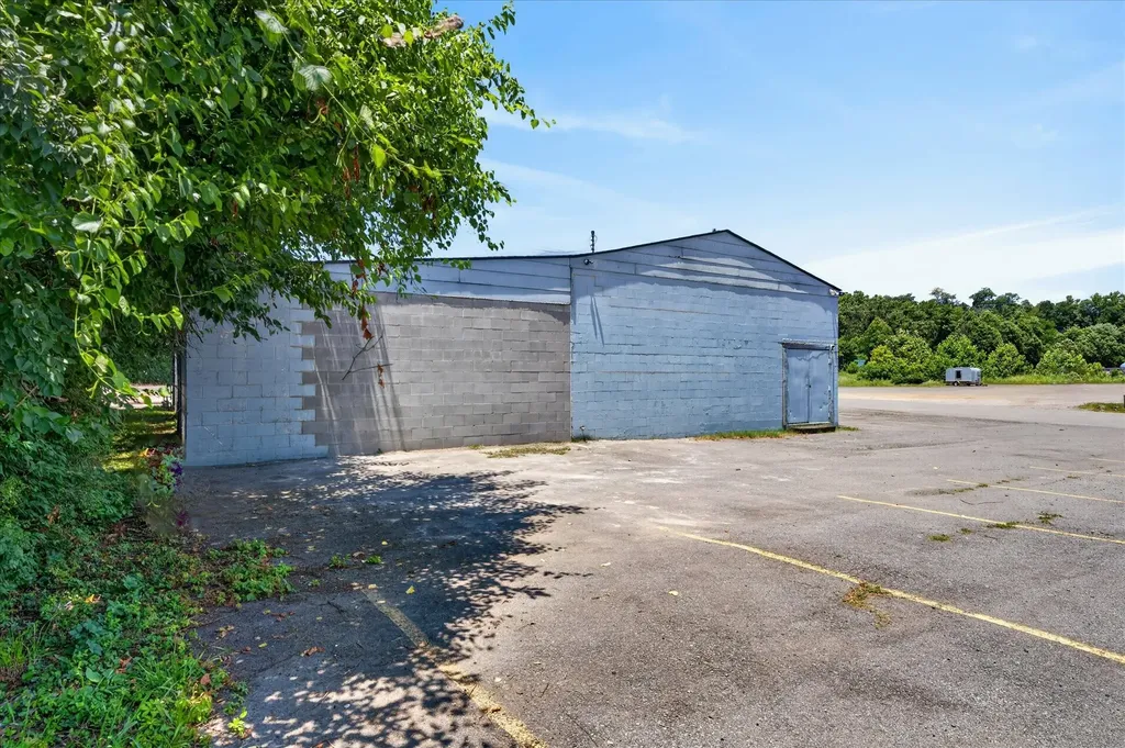 1360 College Street Clarksville TN 37040