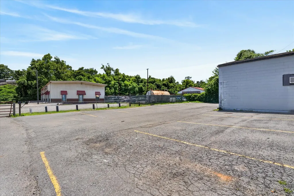 1360 College Street Clarksville TN 37040