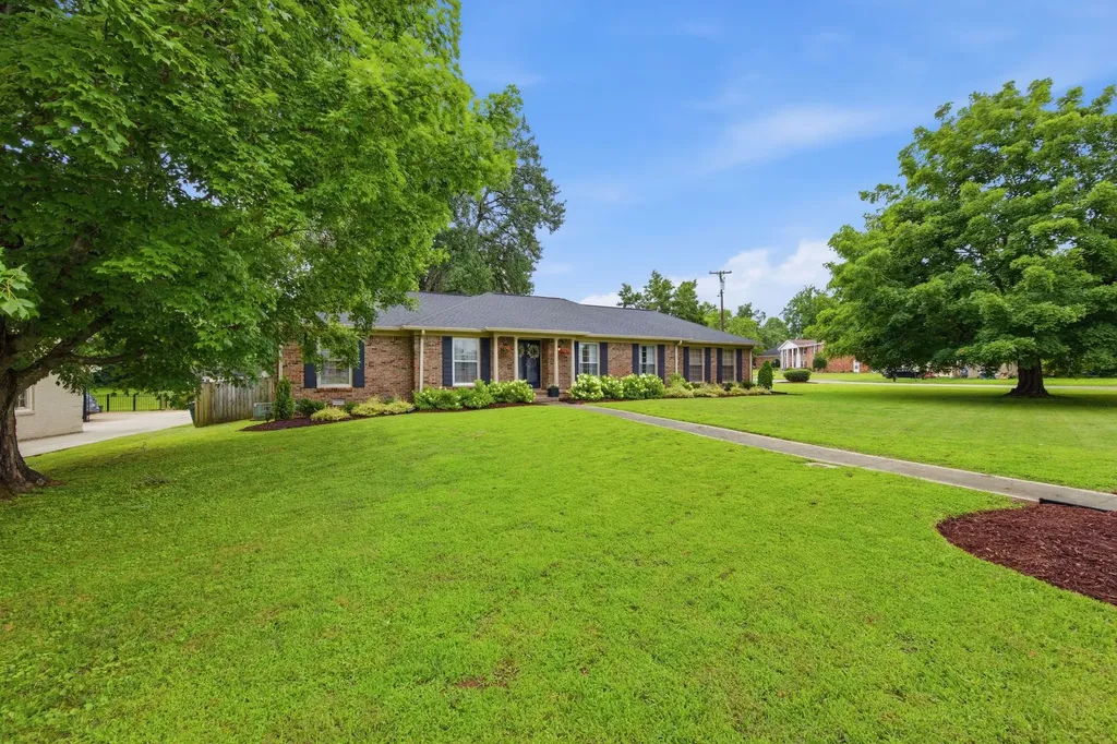 717 Harpeth Bend Drive Nashville TN 37221