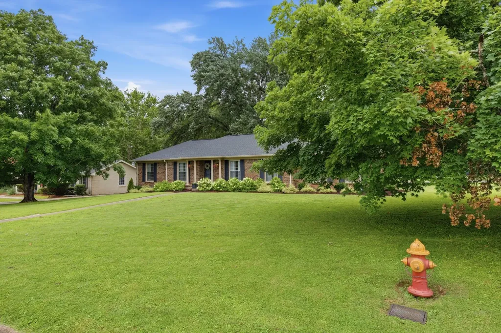 717 Harpeth Bend Drive Nashville TN 37221