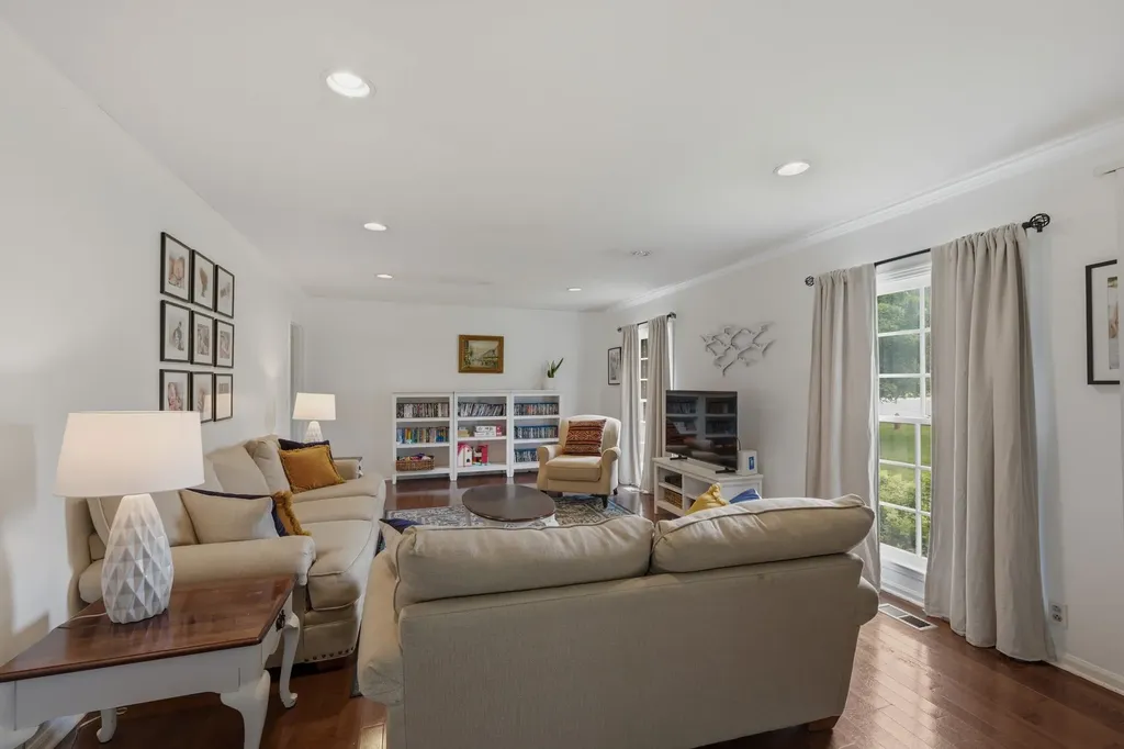 717 Harpeth Bend Drive Nashville TN 37221