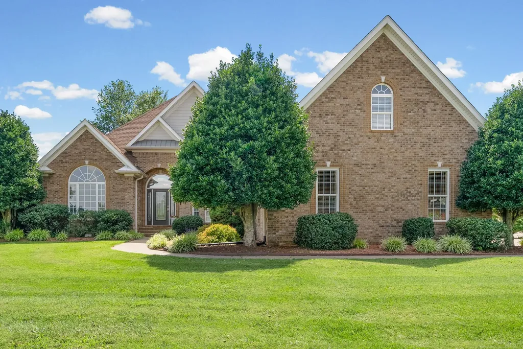 235 Wellington Way Hopkinsville KY 42240