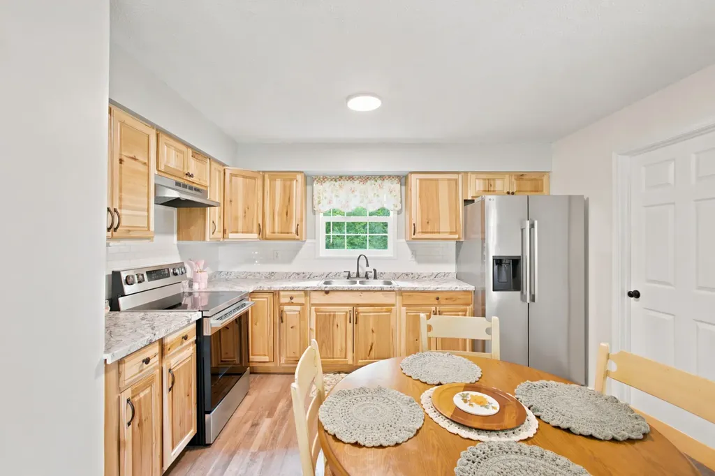 5530 Nashville Highway Deer Lodge TN 37726