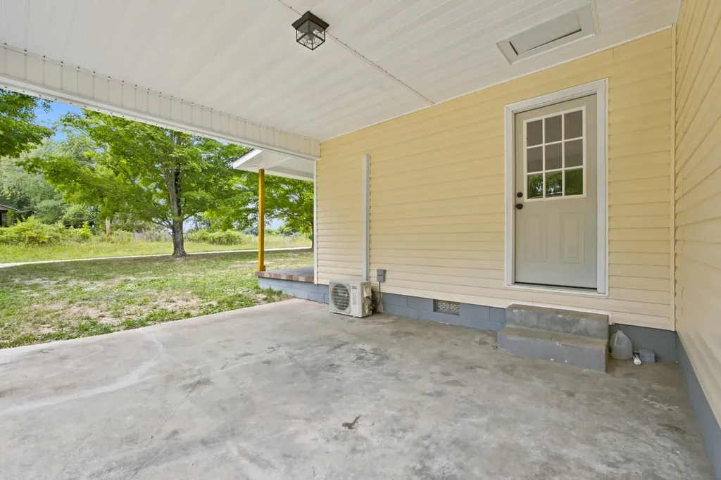 5530 Nashville Highway Deer Lodge TN 37726