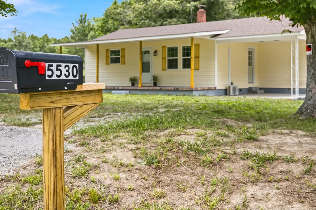 5530 Nashville Highway Deer Lodge TN 37726