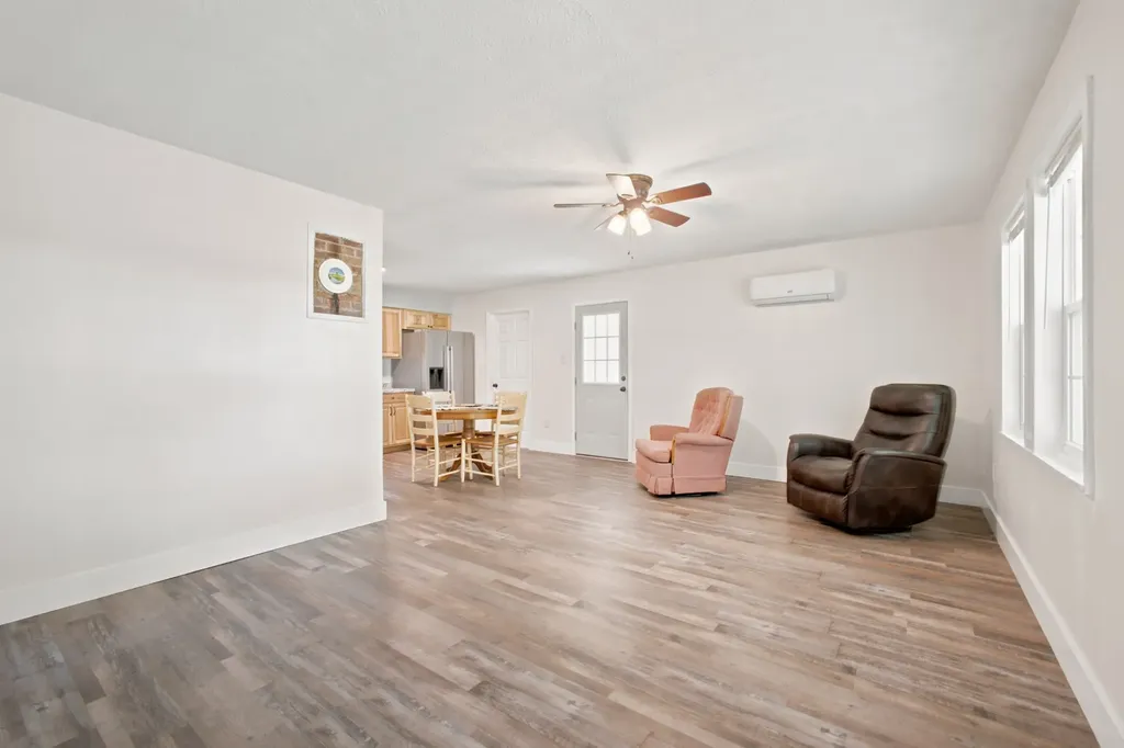 5530 Nashville Highway Deer Lodge TN 37726