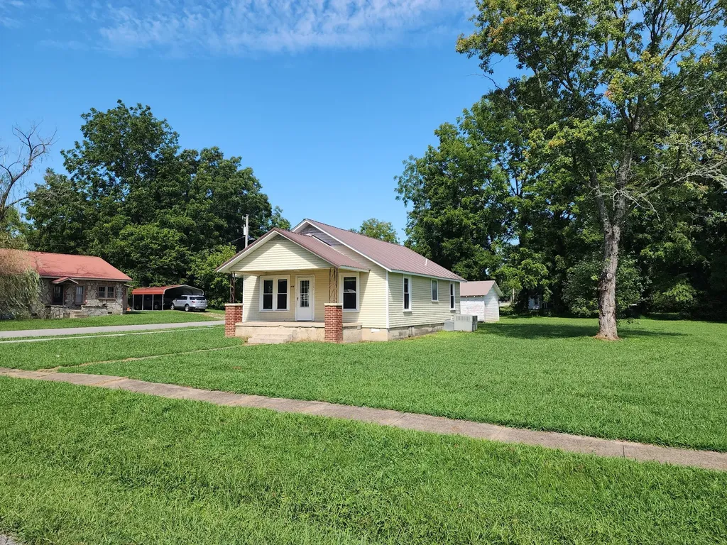 416 W Moore Street Tullahoma TN 37388