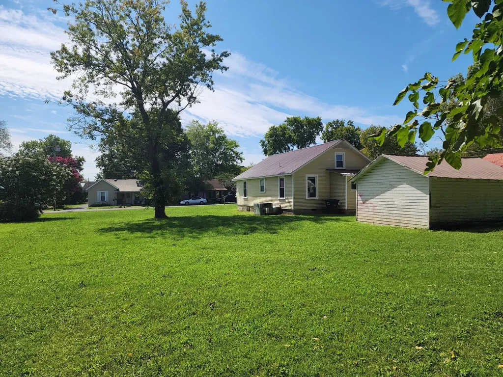 416 W Moore Street Tullahoma TN 37388