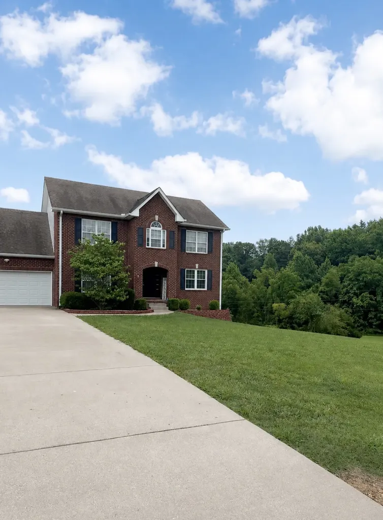 160 Lena Loop Burns TN 37029