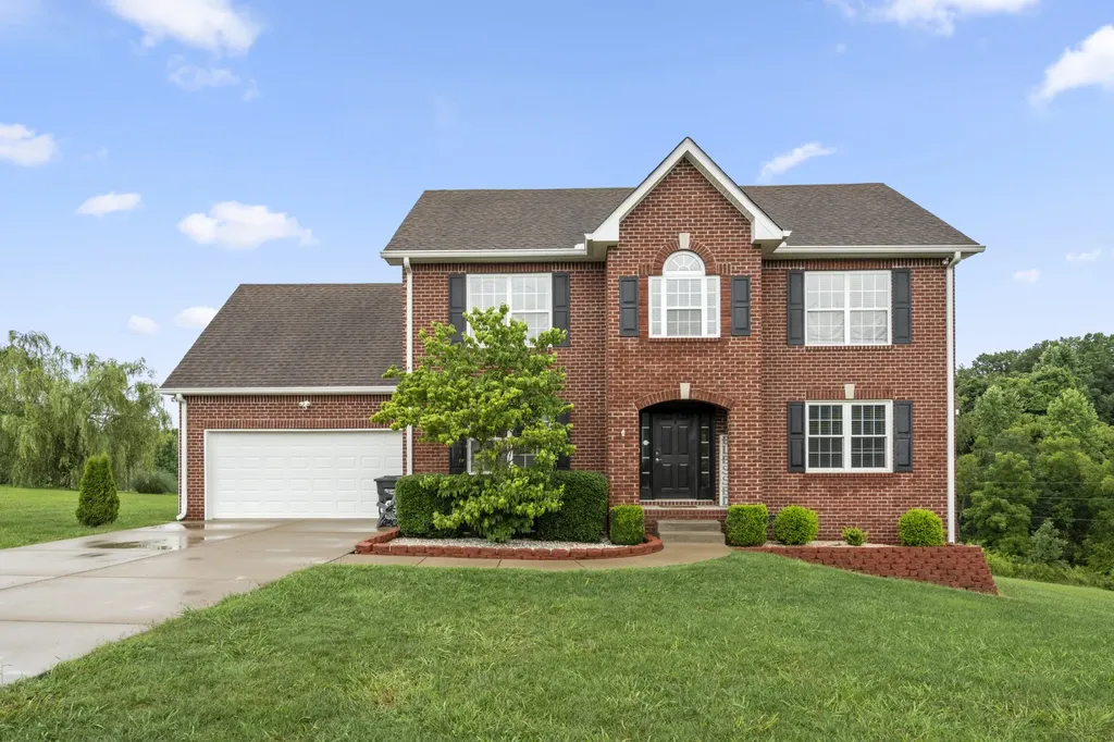 160 Lena Loop Burns TN 37029