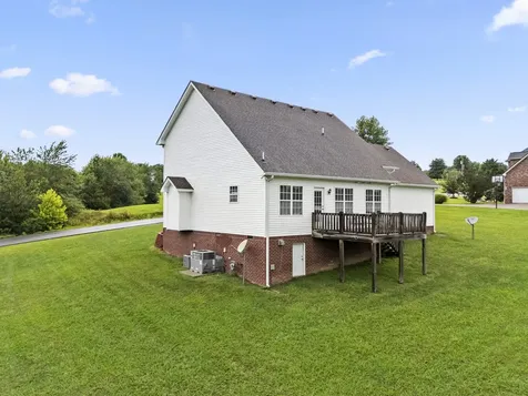 160 Lena Loop Burns TN 37029