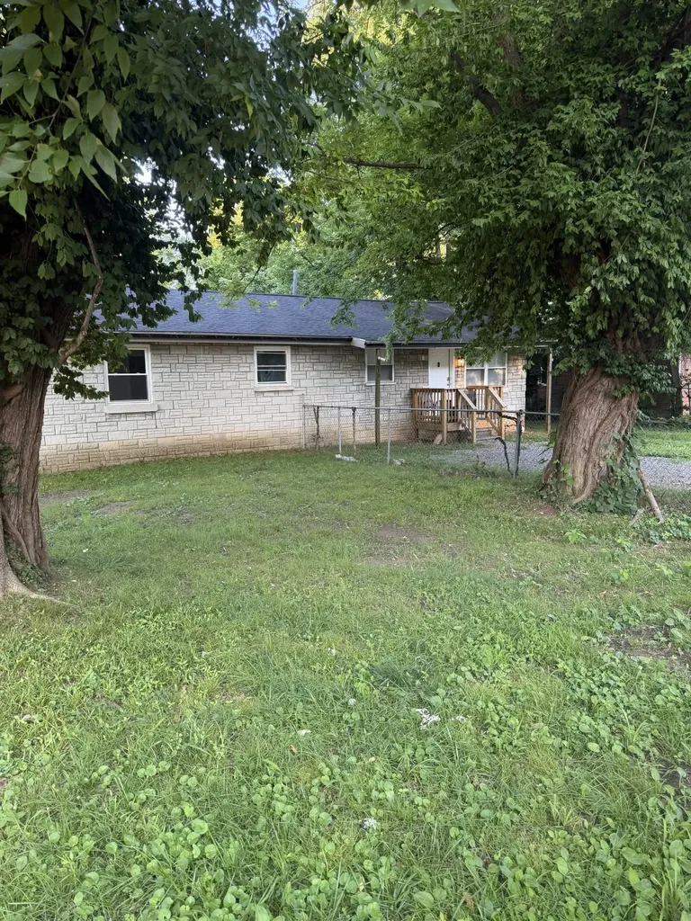 310 Braden Street Hopkinsville KY 42240