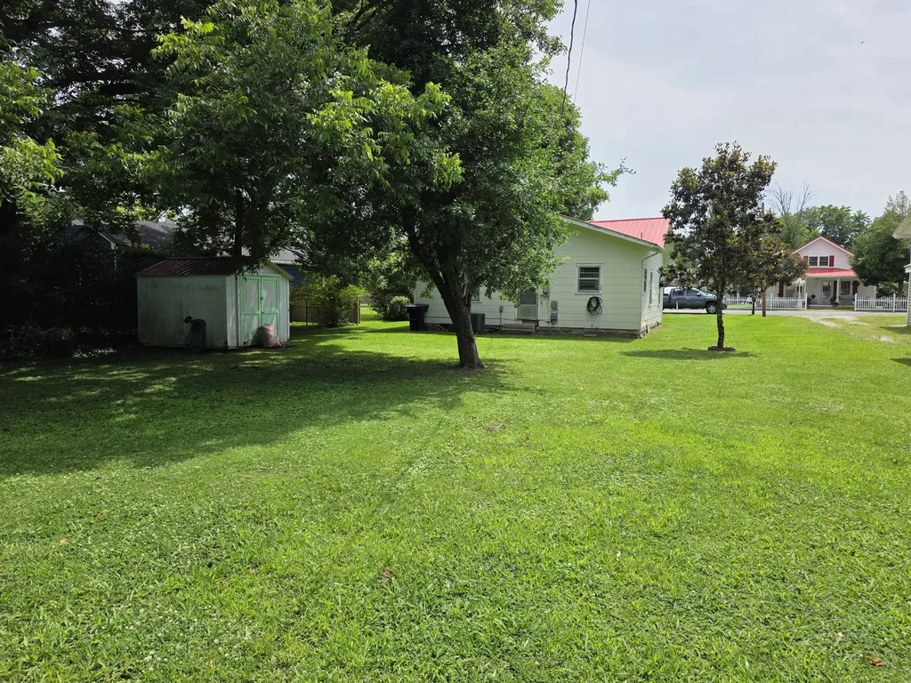 206 N Eddie Street Tullahoma TN 37388
