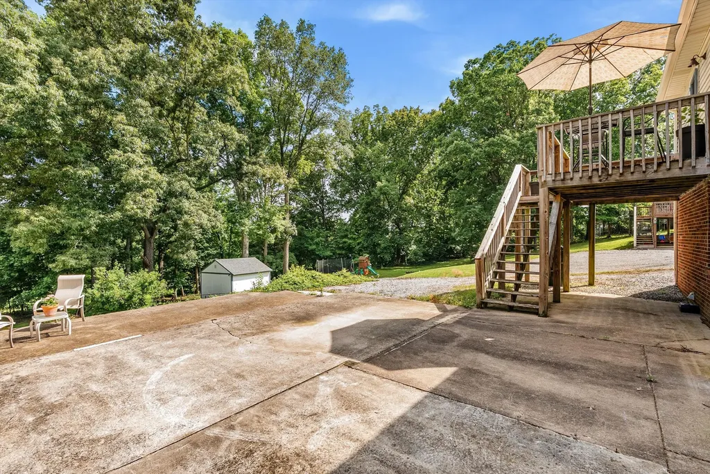 250 Old Columbia Road Dickson TN 37055