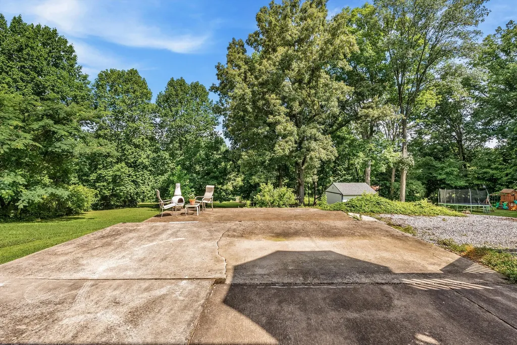 250 Old Columbia Road Dickson TN 37055