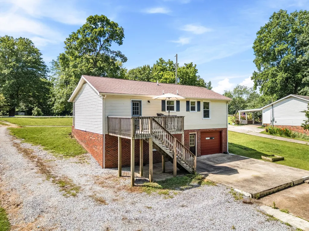 250 Old Columbia Road Dickson TN 37055