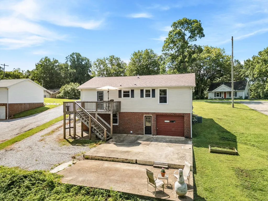 250 Old Columbia Road Dickson TN 37055