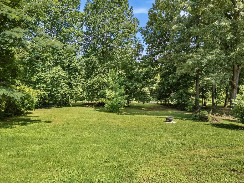 250 Old Columbia Road Dickson TN 37055