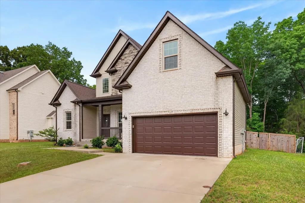 404 Glenstone Springs Drive Clarksville TN 37043
