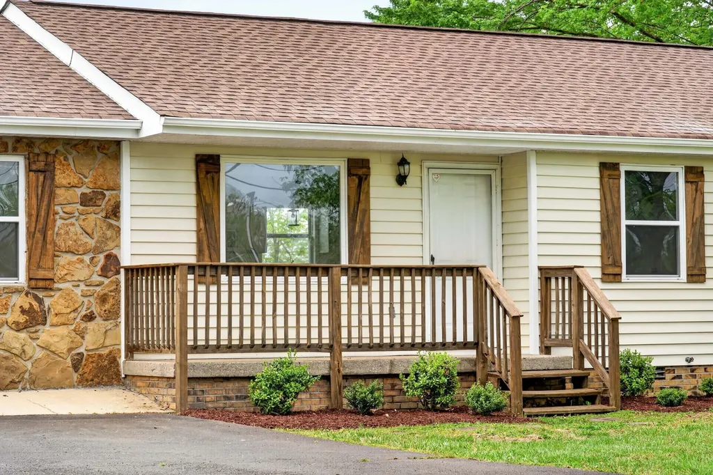 1440 Old Highway 52 Lafayette TN 37083