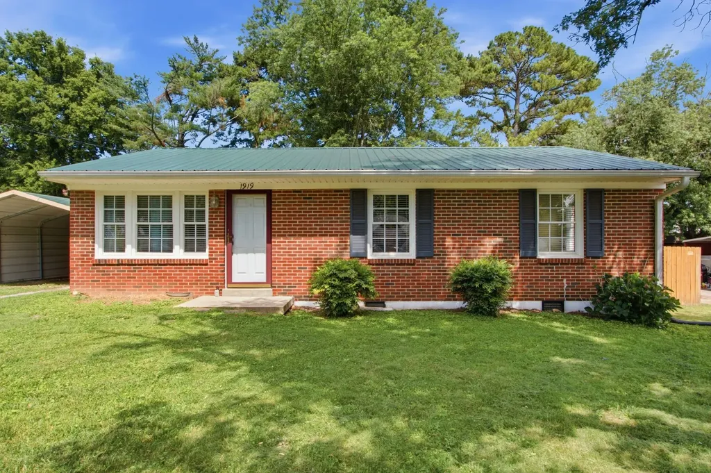 1919 Lynnwood Drive Columbia TN 38401