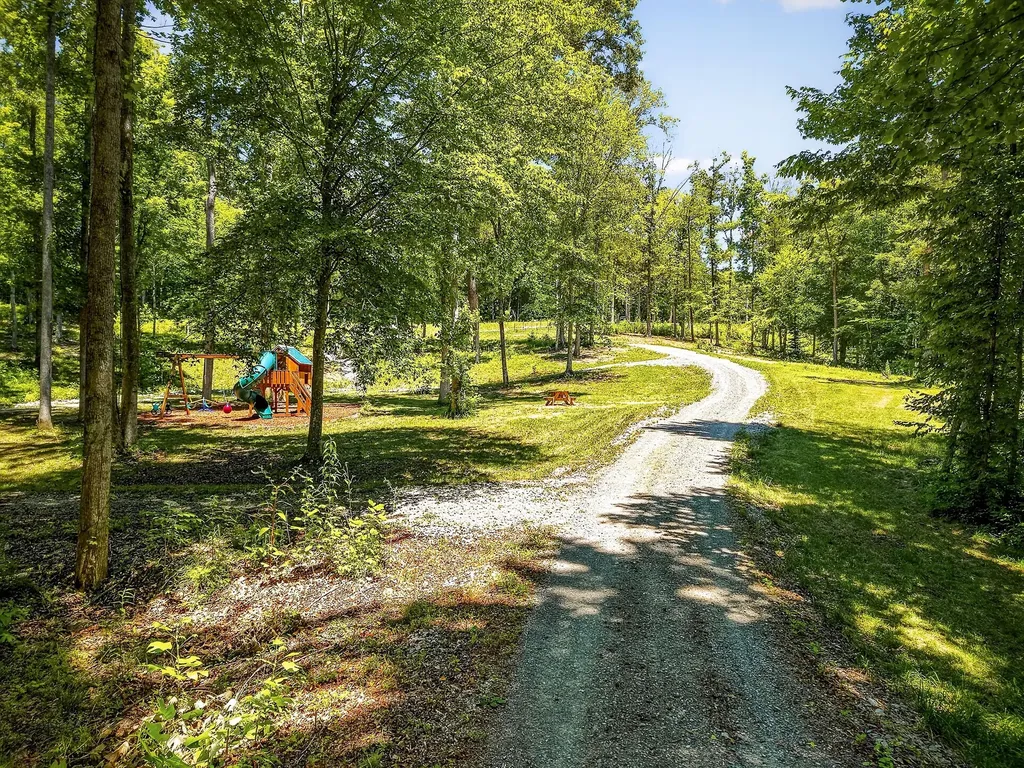 359 Allen Sells Lane Alpine TN 38543