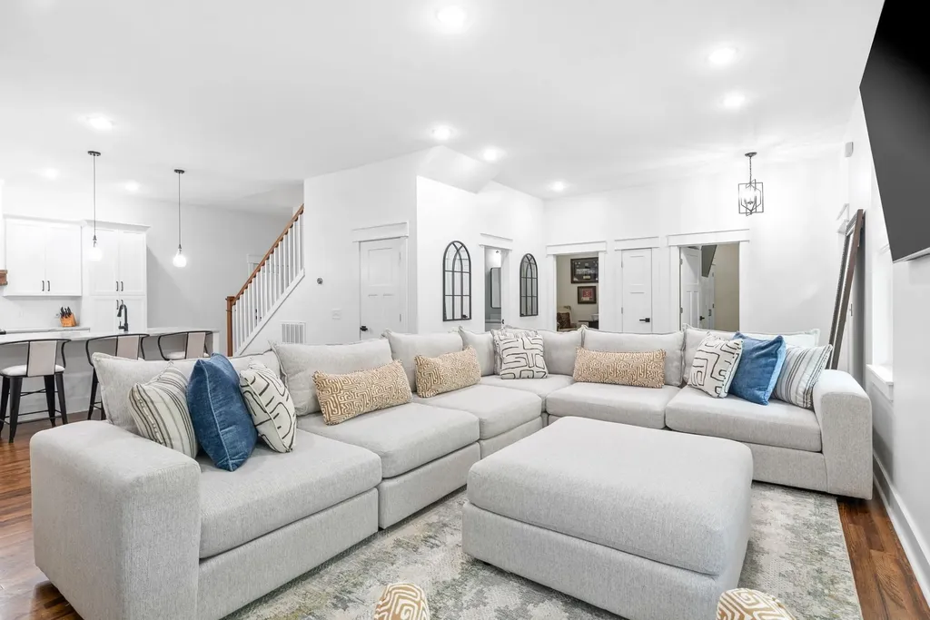 514 Doy Road, E White Bluff TN 37187