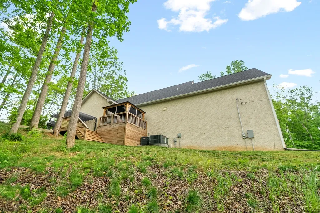 514 Doy Road, E White Bluff TN 37187