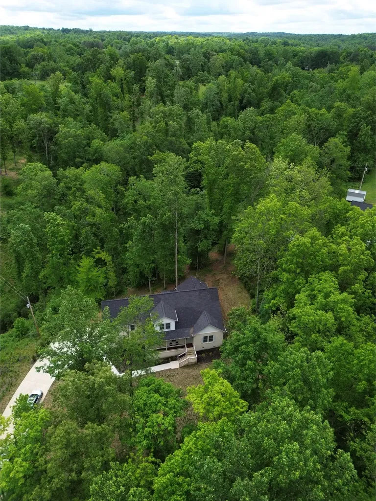 514 Doy Road, E White Bluff TN 37187